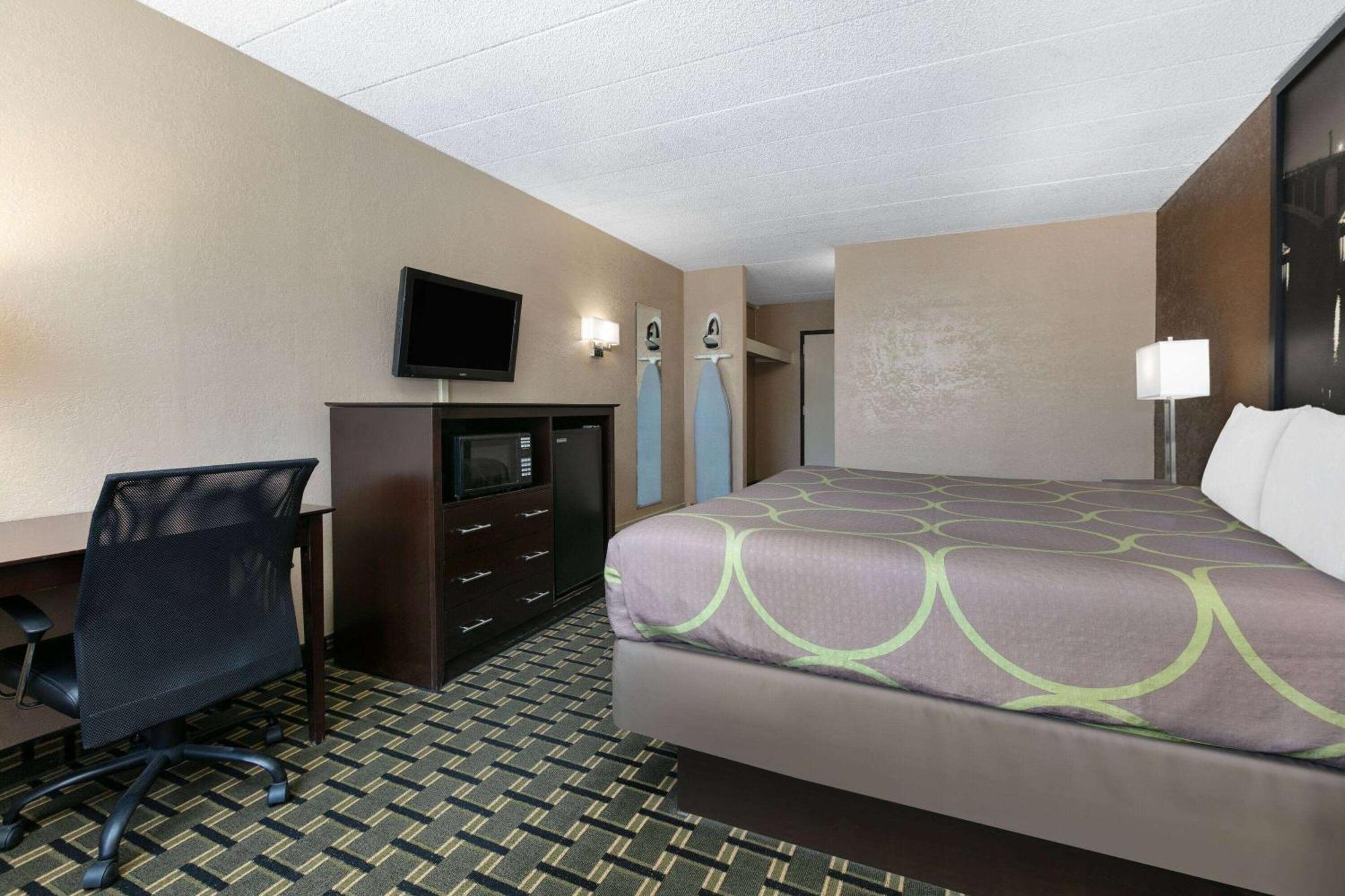 Мотель Super 8 By Wyndham Grand Prairie North Экстерьер фото