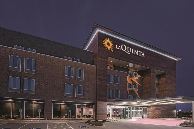 Мотель Super 8 By Wyndham Grand Prairie North Экстерьер фото